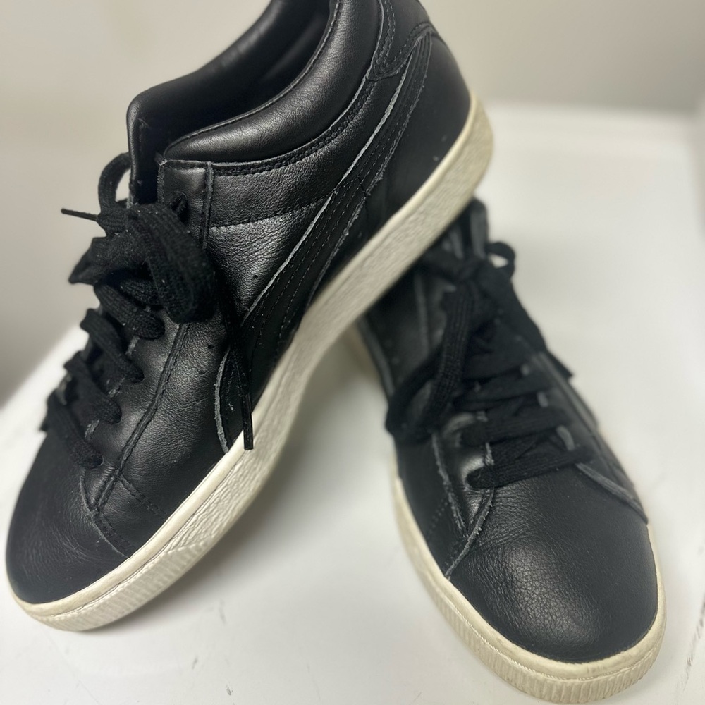 Puma  Stepper fashion Sneakers. Sz 8. Mens.